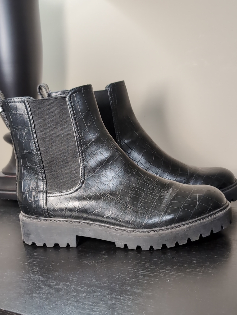 Kenneth Cole  Shannon Lug Boot Size 11